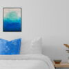 Le tableau Méditation convient bien à une chambre pour y apporter la quiétude et la sérénité par ses couleurs bleues